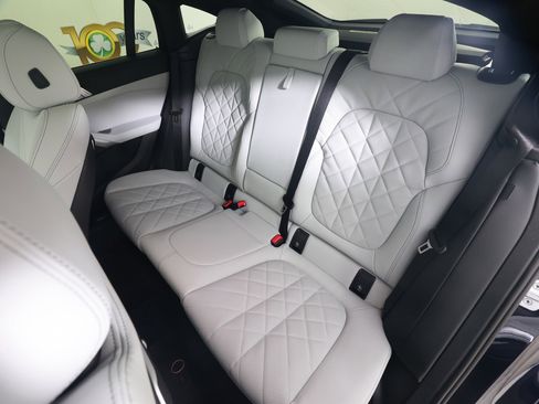 Used 2025 BMW X6 xDrive40i w/ Parking Assistance Package image 22