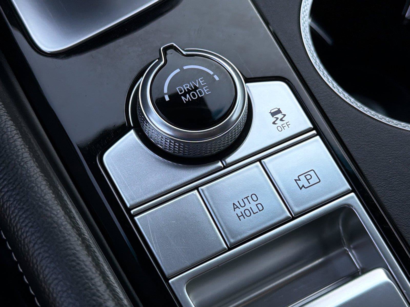 Used 2025 Genesis G70 2.5T RWD image 31