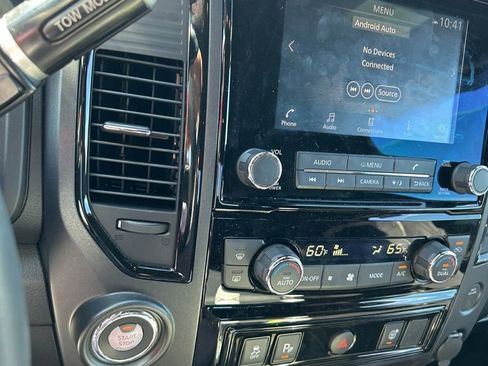 Used 2024 Nissan Titan SV w/ SV Convenience Package image 2