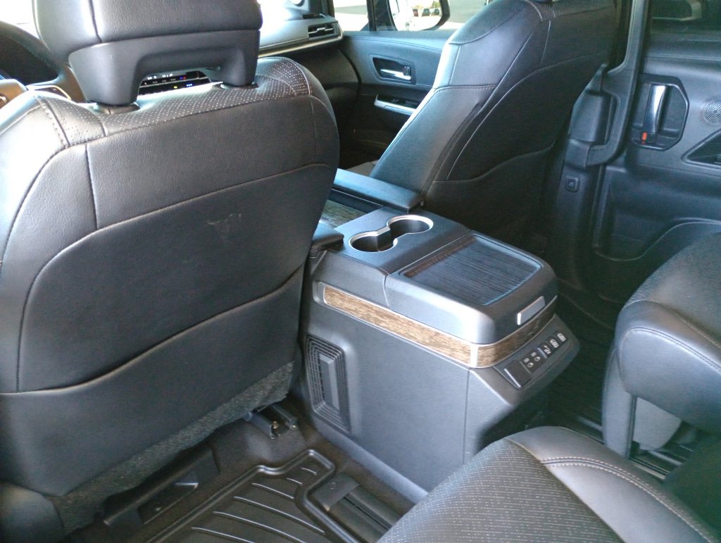 Used 2026 Toyota Sienna Platinum AWD/4WD image 32