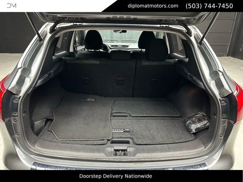 Used 2018 Nissan Rogue Sport SV image 38