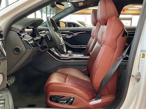 Used 2021 Audi S8 L image 13