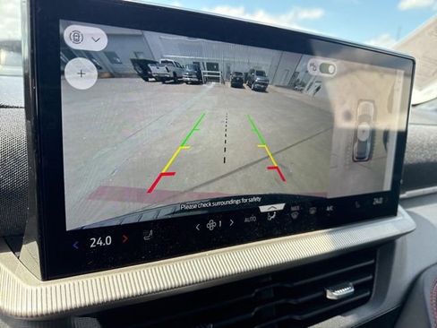 Used 2025 Ford Explorer ST-Line w/ ST-Line Street Pack image 3