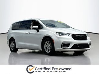 Used 2023 Chrysler Pacifica Touring-L FWD video 1
