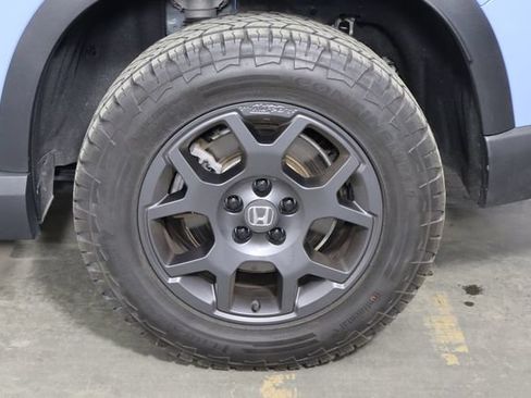 Used 2025 Honda Pilot TrailSport image 42