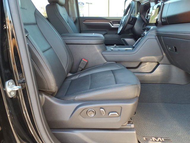 Used 2025 GMC Sierra 2500 Denali w/ Max Trailering Package AWD/4WD image 10