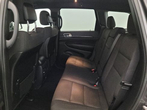 Used 2020 Jeep Grand Cherokee Laredo AWD/4WD image 18
