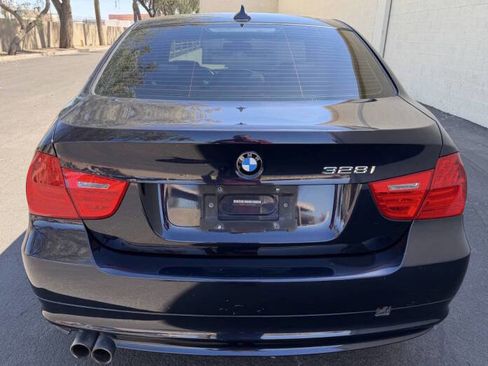 Used 2009 BMW 328i xDrive Sedan AWD/4WD image 4