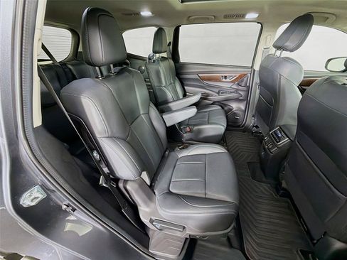 Used 2024 Subaru Ascent Touring AWD/4WD image 29