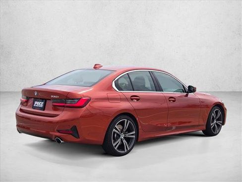 Used 2021 BMW 330i Sedan w/ Convenience Package RWD image 5