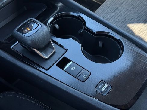 Used 2023 Nissan Rogue SV image 31