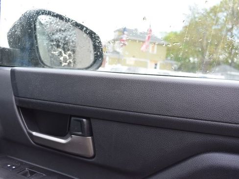 Used 2025 Toyota Tacoma TRD Off-Road image 21