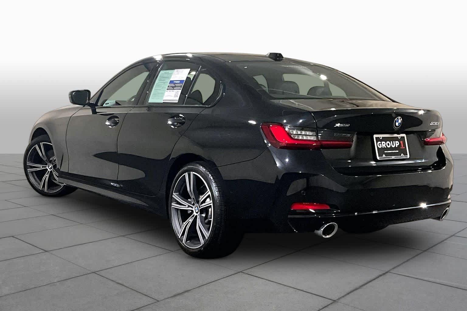 Used 2023 BMW 330i xDrive Sedan w/ Premium Package AWD/4WD image 11