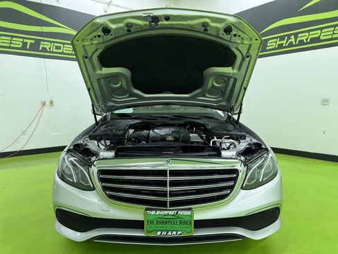 Used 2019 Mercedes-Benz E 300 4MATIC image 4