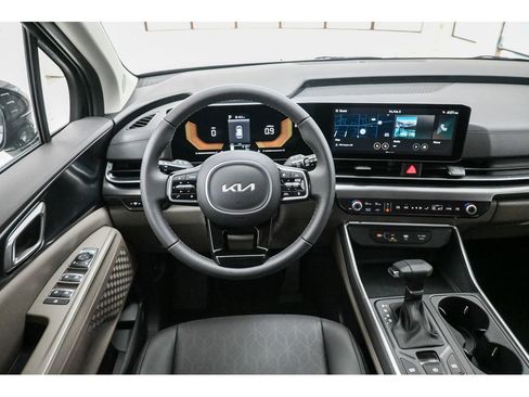 New 2026 Kia Carnival image 14