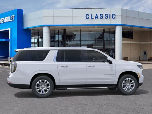 New 2026 Chevrolet Suburban LT image 5