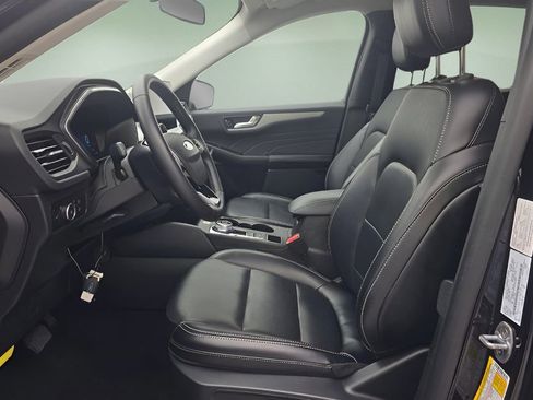 Used 2024 Ford Escape Platinum AWD/4WD image 5