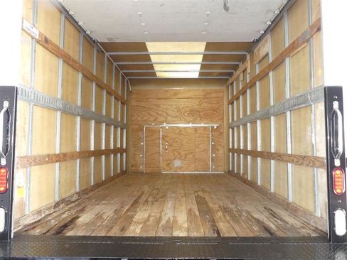 Used 2019 Ford E-450 and Econoline 450 Super Duty w/ Power Windows & Locks Group image 9