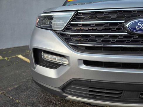 Used 2022 Ford Explorer XLT w/ Equipment Group 202A image 2