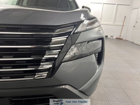 Used 2025 Nissan Rogue SV AWD/4WD image 11