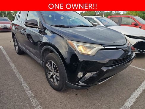 Used 2018 Toyota RAV4 XLE w/ Plus Extra Value Package AWD/4WD image 3