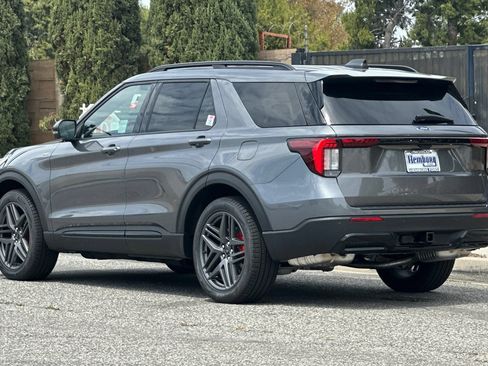 New 2026 Ford Explorer ST-Line w/ ST-Line Street Pack RWD image 6