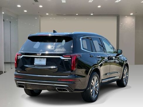 Used 2020 Cadillac XT6 Premium Luxury AWD/4WD image 4