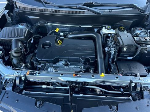 Used 2024 Chevrolet Equinox LT image 33