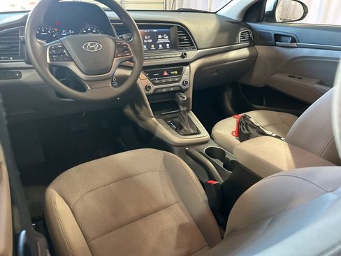Used 2017 Hyundai Elantra SE image 21