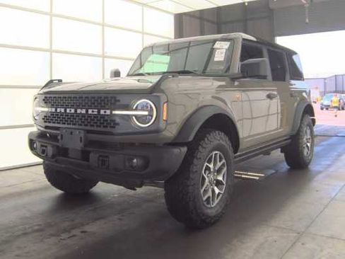 Used 2025 Ford Bronco Badlands AWD/4WD image 2