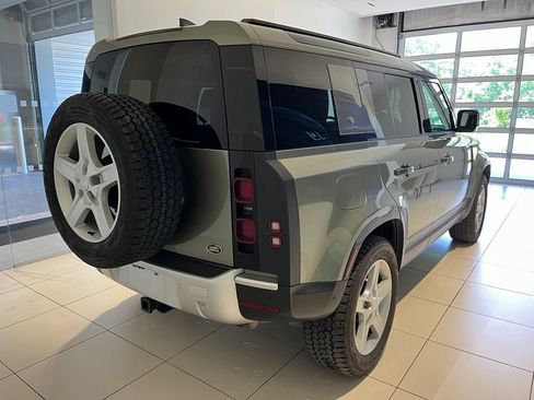 Certified 2022 Land Rover Defender 110 SE AWD/4WD image 9