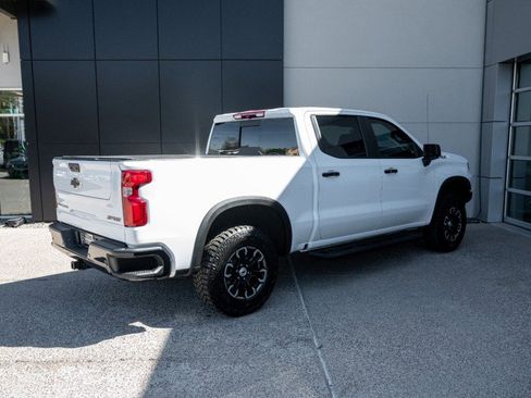 Used 2023 Chevrolet Silverado 1500 ZR2 image 5