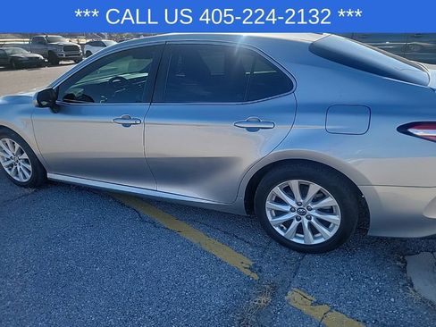 Used 2020 Toyota Camry LE image 5
