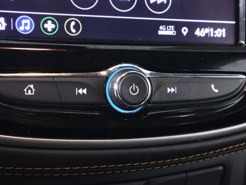 Used 2021 Chevrolet Trax LT w/ LT Convenience Package image 22