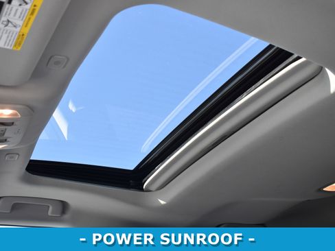 Used 2023 Toyota Highlander L image 22