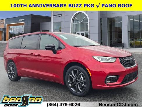 New 2026 Chrysler Pacifica Select image 1