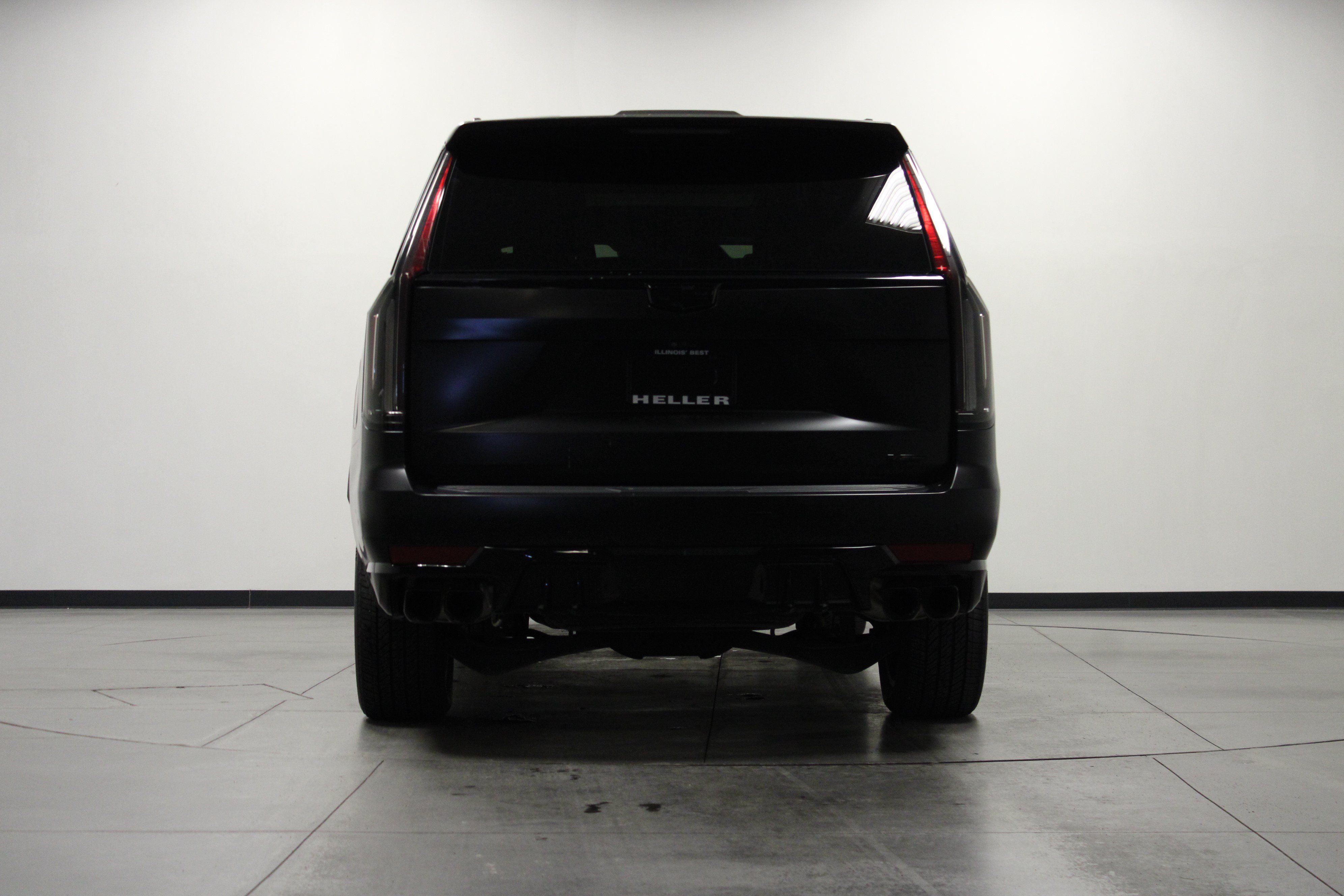 Used 2024 Cadillac Escalade ESV V AWD/4WD image 5