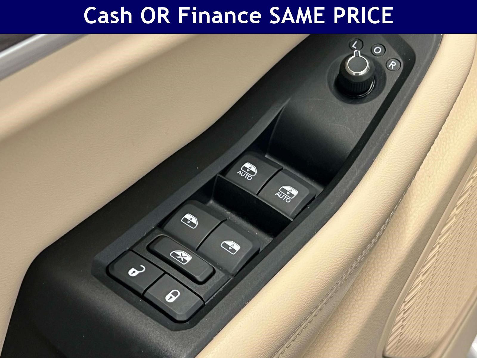 Used 2023 Jeep Grand Cherokee Limited w/ Black Appearance Package AWD/4WD image 18