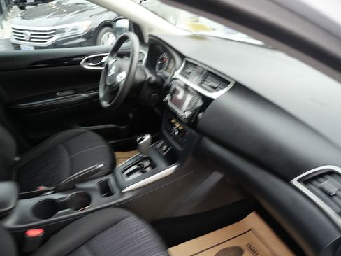 Used 2018 Nissan Sentra SV image 30
