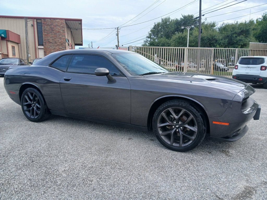Used 2019 Dodge Challenger SXT w/ Blacktop Package RWD image 1
