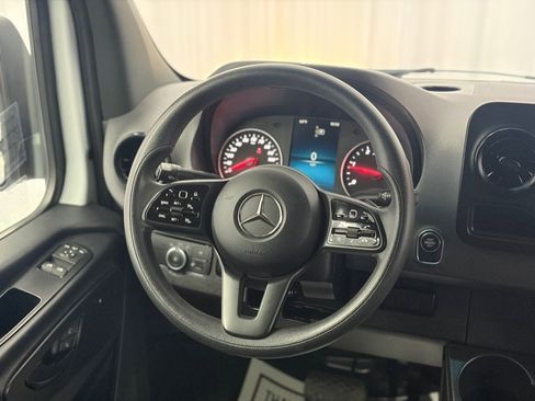 Used 2024 Mercedes-Benz Sprinter 2500 image 22