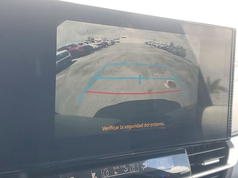 Used 2025 Toyota Sienna XLE image 28