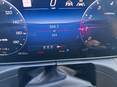 Used 2025 Mercedes-Benz C 43 AMG AMG C 43 image 9