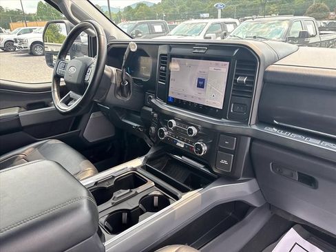 Used 2025 Ford F350 Lariat AWD/4WD image 13
