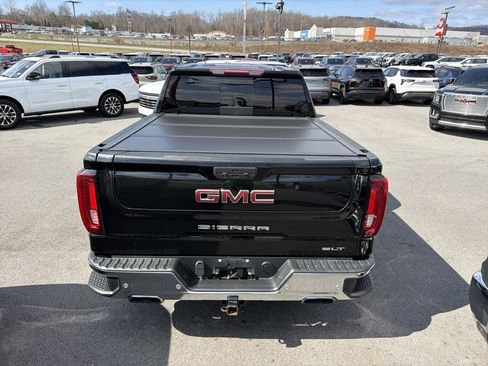 Used 2021 GMC Sierra 1500 SLT w/ SLT Premium Plus Package AWD/4WD image 8