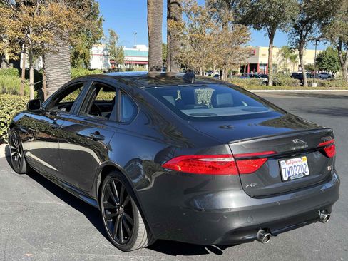 Used 2017 Jaguar XF S image 4