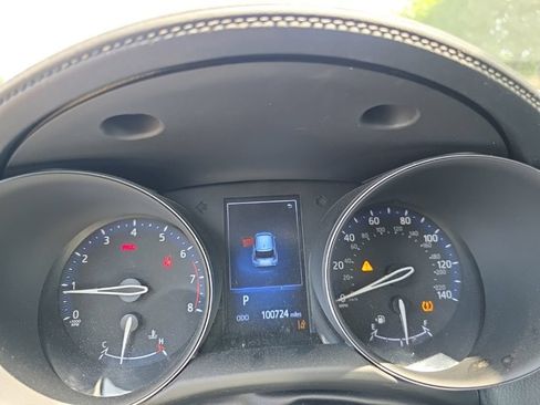 Used 2018 Toyota C-HR XLE FWD image 15