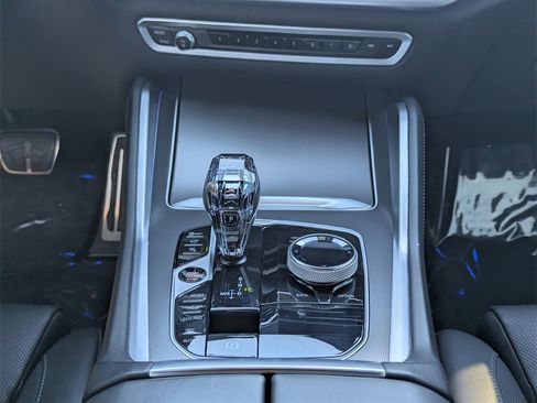 Used 2022 BMW X6 xDrive40i w/ M Sport Package image 13