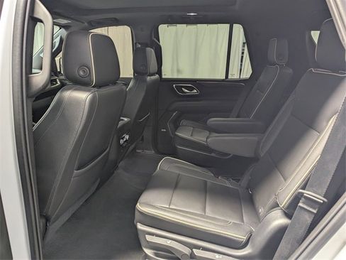 Used 2021 GMC Yukon SLT w/ SLT Premium Package image 10