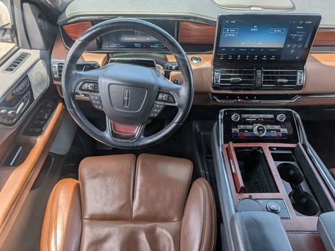 Used 2023 Lincoln Navigator Reserve AWD/4WD image 13